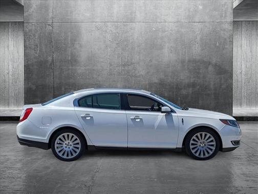 2015 Lincoln MKS Base