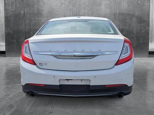 2015 Lincoln MKS Base