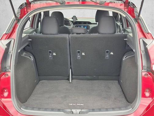 Scarlet Ember Tintcoat/Super Black 2024 Nissan Kicks SR