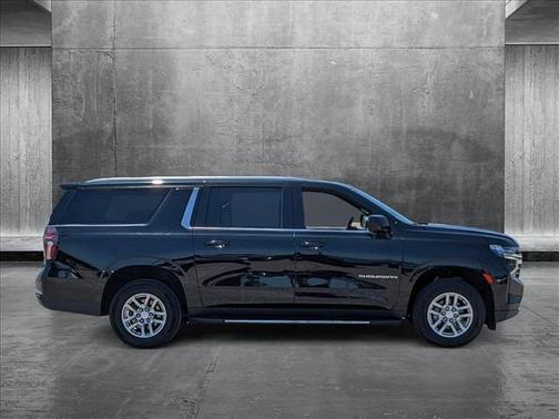 2023 Chevrolet Suburban LT
