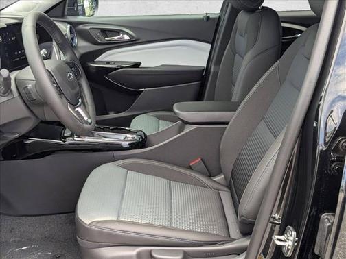 Mosaic Black Metallic 2026 Chevrolet Trax LT