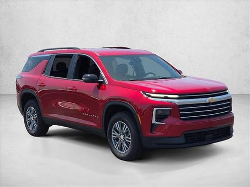 Radiant Red Tintcoat 2026 Chevrolet Traverse LT
