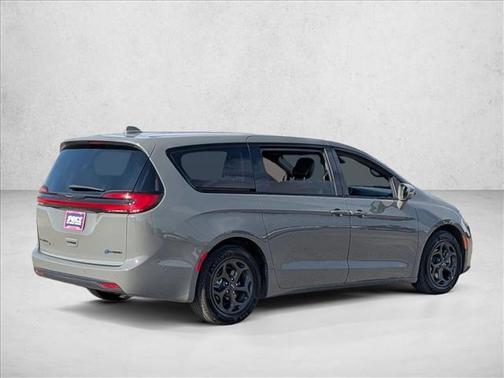 2022 Chrysler Pacifica Hybrid Touring L