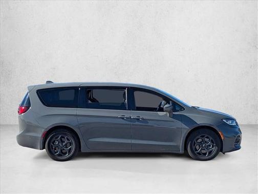 2022 Chrysler Pacifica Hybrid Touring L