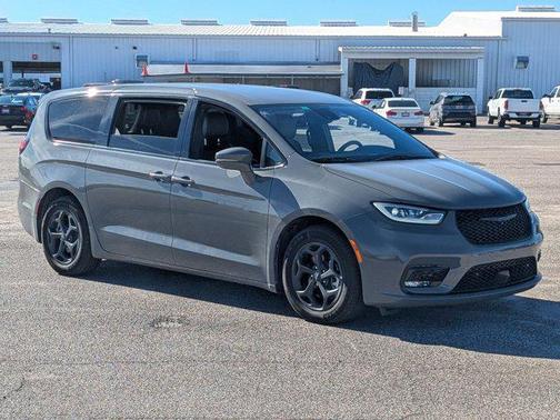 2022 Chrysler Pacifica Hybrid Touring L