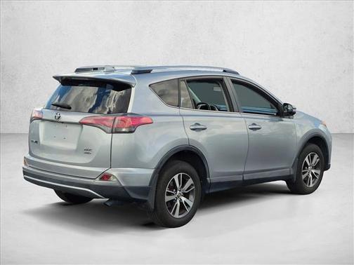 Silver Sky Metallic 2018 Toyota RAV4 XLE