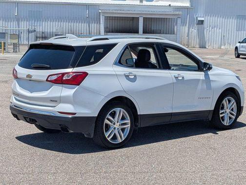 Iridescent Pearl Tricoat 2018 Chevrolet Equinox Premier w/2LZ