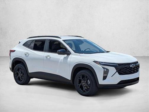 Summit White 2026 Chevrolet Trax LT