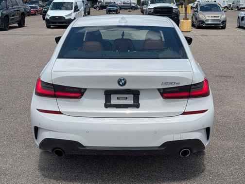 Alpine White 2022 BMW 330e 330e