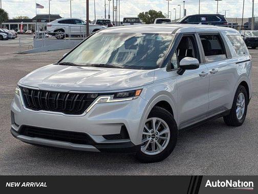 2022 Kia Carnival LX