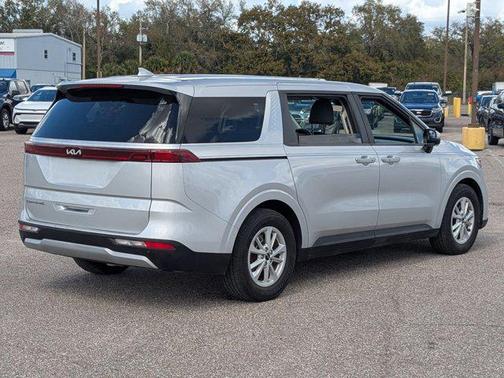 2022 Kia Carnival LX