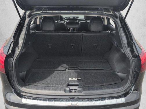 Magnetic Black Pearl 2019 Nissan Rogue Sport SL