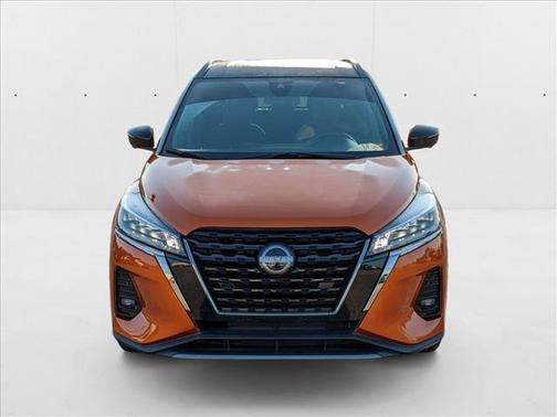 2022 Nissan Kicks SR
