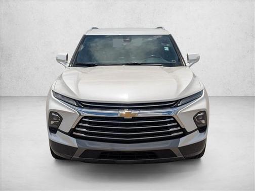 Iridescent Pearl Tricoat 2023 Chevrolet Blazer Premier