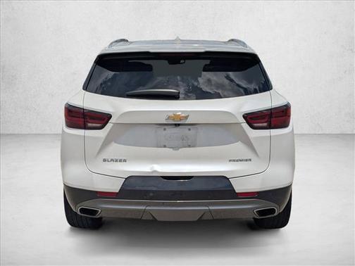 Iridescent Pearl Tricoat 2023 Chevrolet Blazer Premier