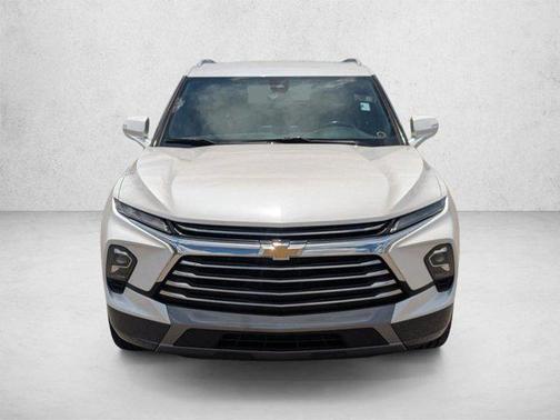 Iridescent Pearl Tricoat 2023 Chevrolet Blazer Premier