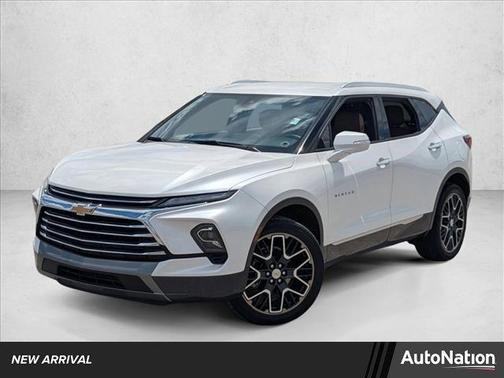Iridescent Pearl Tricoat 2023 Chevrolet Blazer Premier