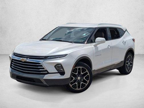 Iridescent Pearl Tricoat 2023 Chevrolet Blazer Premier