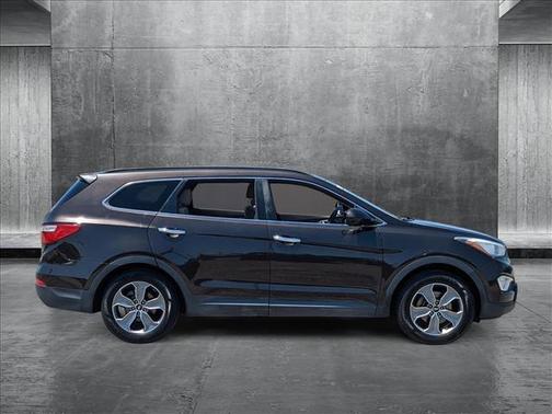 2016 Hyundai SANTA FE SE