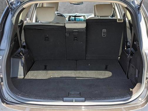 2016 Hyundai SANTA FE SE