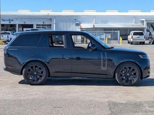 2025 Land Rover Range Rover P400 SE