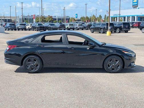 Phantom Black 2021 Hyundai ELANTRA SEL