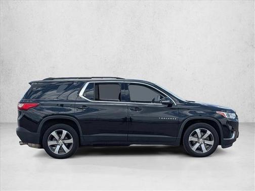 Mosaic Black Metallic 2021 Chevrolet Traverse LT Leather