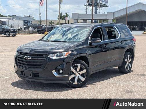 Mosaic Black Metallic 2021 Chevrolet Traverse LT Leather