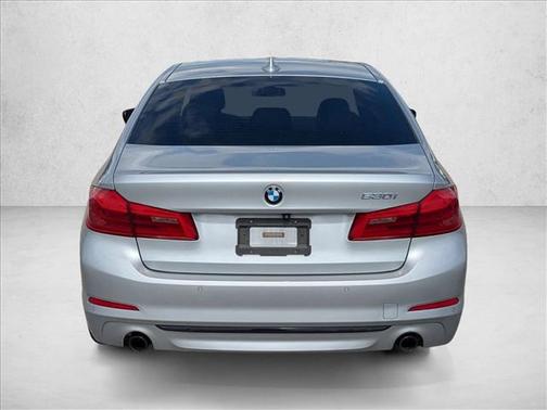 2018 BMW 530 530i