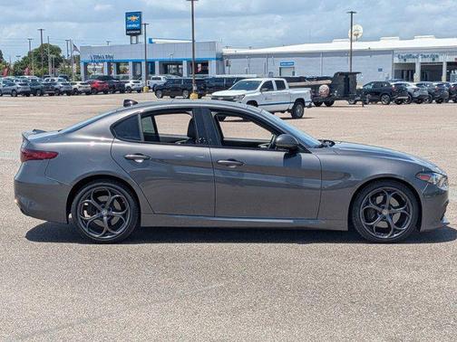 Vesuvio Gray Metallic 2019 Alfa Romeo Giulia Ti Sport