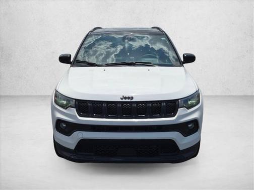Bright White Clearcoat 2024 Jeep Compass Latitude
