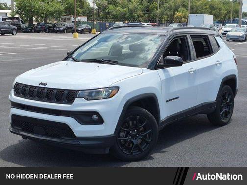Bright White Clearcoat 2024 Jeep Compass Latitude