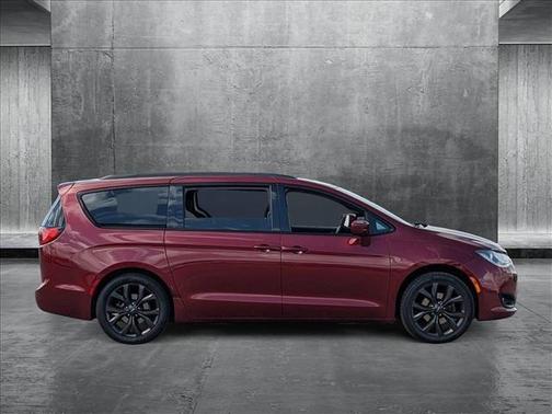 2018 Chrysler Pacifica Touring Plus