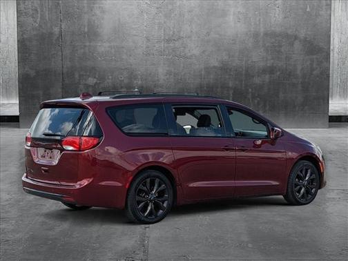 2018 Chrysler Pacifica Touring Plus