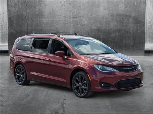 2018 Chrysler Pacifica Touring Plus