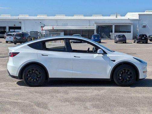 2021 Tesla Model Y Standard Range Rear-Wheel Drive
