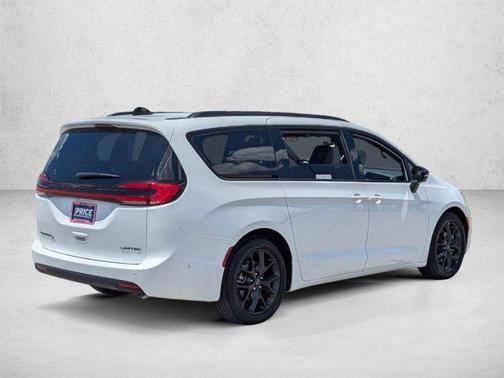 Bright White Clearcoat 2025 Chrysler Pacifica Limited