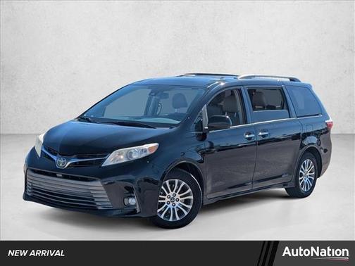 2019 Toyota Sienna XLE