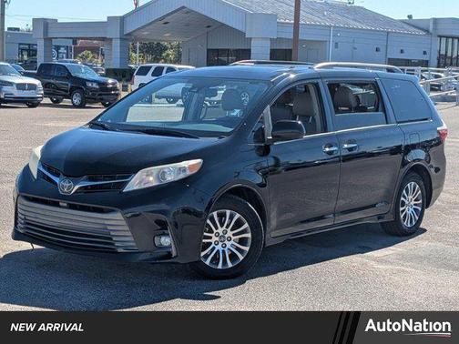 2019 Toyota Sienna XLE