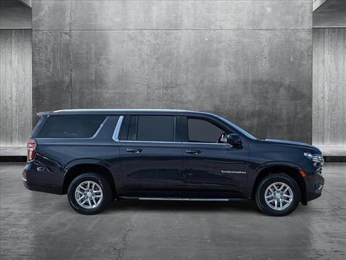 2023 Chevrolet Suburban LT