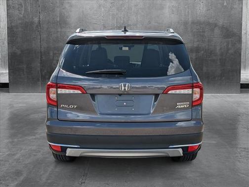 2022 Honda Pilot Touring 8-Passenger