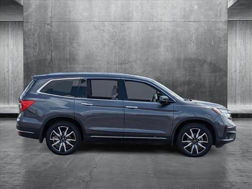 2022 Honda Pilot Touring 8-Passenger