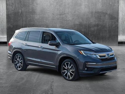 2022 Honda Pilot Touring 8-Passenger