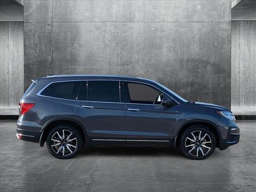 2022 Honda Pilot Touring 8-Passenger