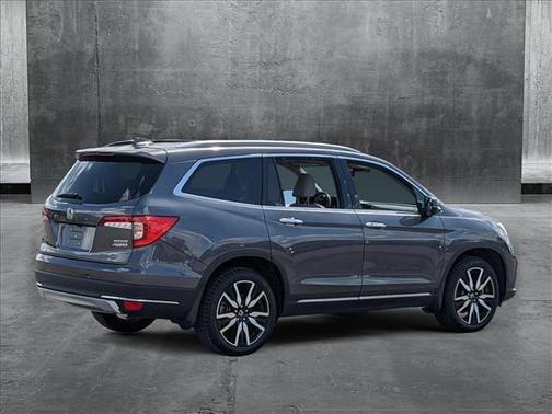 2022 Honda Pilot Touring 8-Passenger
