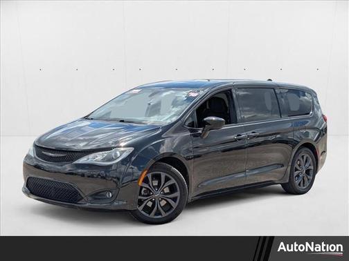 2018 Chrysler Pacifica Touring Plus