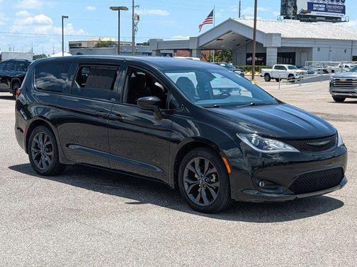 2018 Chrysler Pacifica Touring Plus