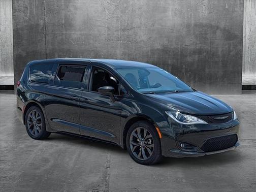 2018 Chrysler Pacifica Touring Plus