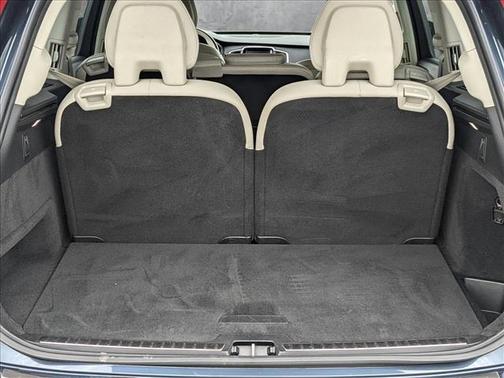 2019 Volvo XC90 T5 Momentum
