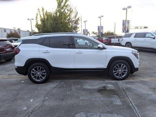 2023 GMC Terrain SLT
